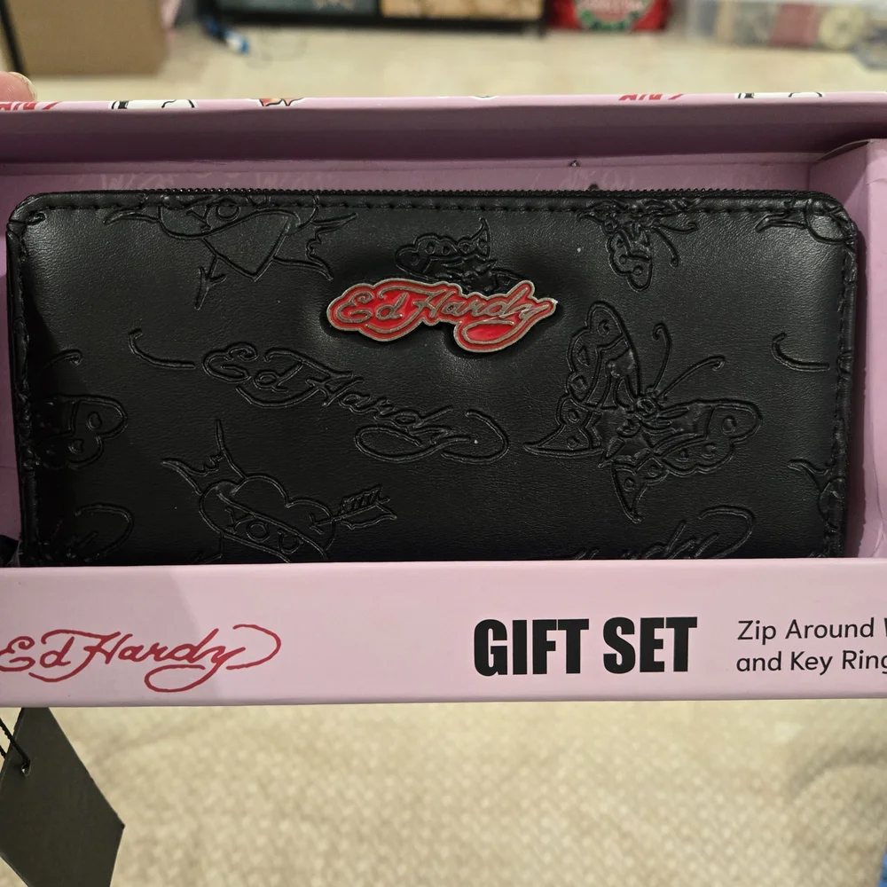 Ed Hardy Black Wallet and Key Ring Gift Set
